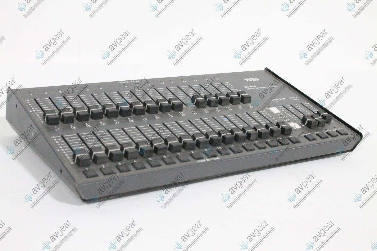 Leviton N7016-D00 16/32 Channel Memory Console With NSI DMX Installed