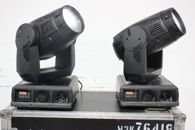 2 Martin MAC 2000 Wash XB Moving Head Lights in Wheeled Hard Case 20286014 Fixture Hours - 1|2 Martin MAC 2000 Wash XB Moving Head Lights in Wheeled Hard Case 20286014 Fixture Hours - 2|2 Martin MAC 2000 Wash XB Moving Head Lights in Wheeled Hard Case 20286014 Fixture Hours - 3|2 Martin MAC 2000 Wash XB Moving Head Lights in Wheeled Hard Case 20286014 Fixture Hours - 4|2 Martin MAC 2000 Wash XB Moving Head Lights in Wheeled Hard Case 20286014 Fixture Hours - 5|2 Martin MAC 2000 Wash XB Moving He