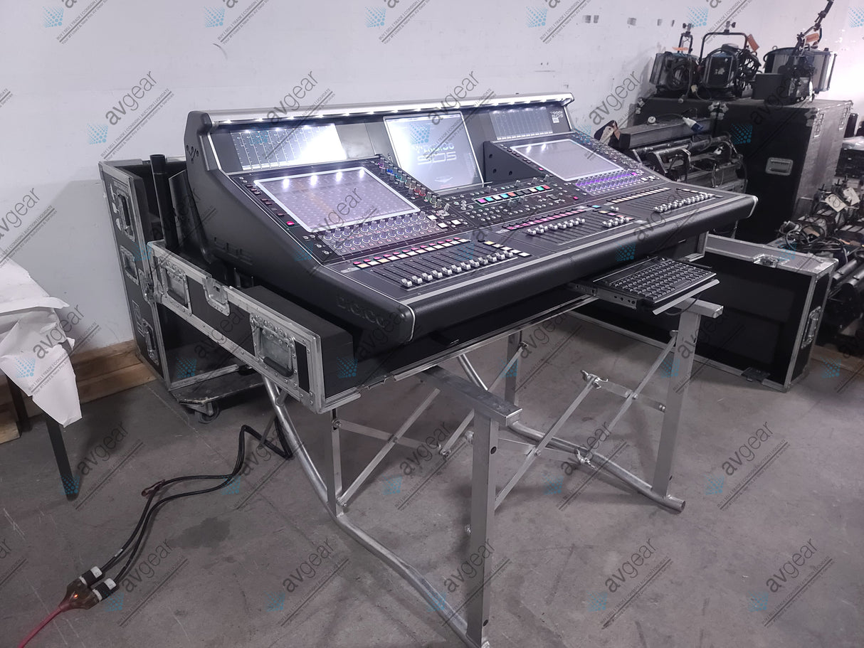 DiGiCo SD5 Digital Mixing Console w/ Wheeled Hard Case