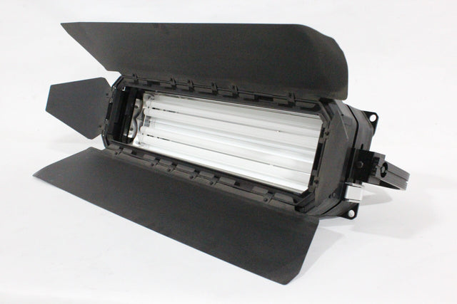 ARRI Studio Cool 2 Dual Switch Fluorescent Fixture - 1|ARRI Studio Cool 2 Dual Switch Fluorescent Fixture - 2|ARRI Studio Cool 2 Dual Switch Fluorescent Fixture - 3|ARRI Studio Cool 2 Dual Switch Fluorescent Fixture - 4|ARRI Studio Cool 2 Dual Switch Fluorescent Fixture - 5