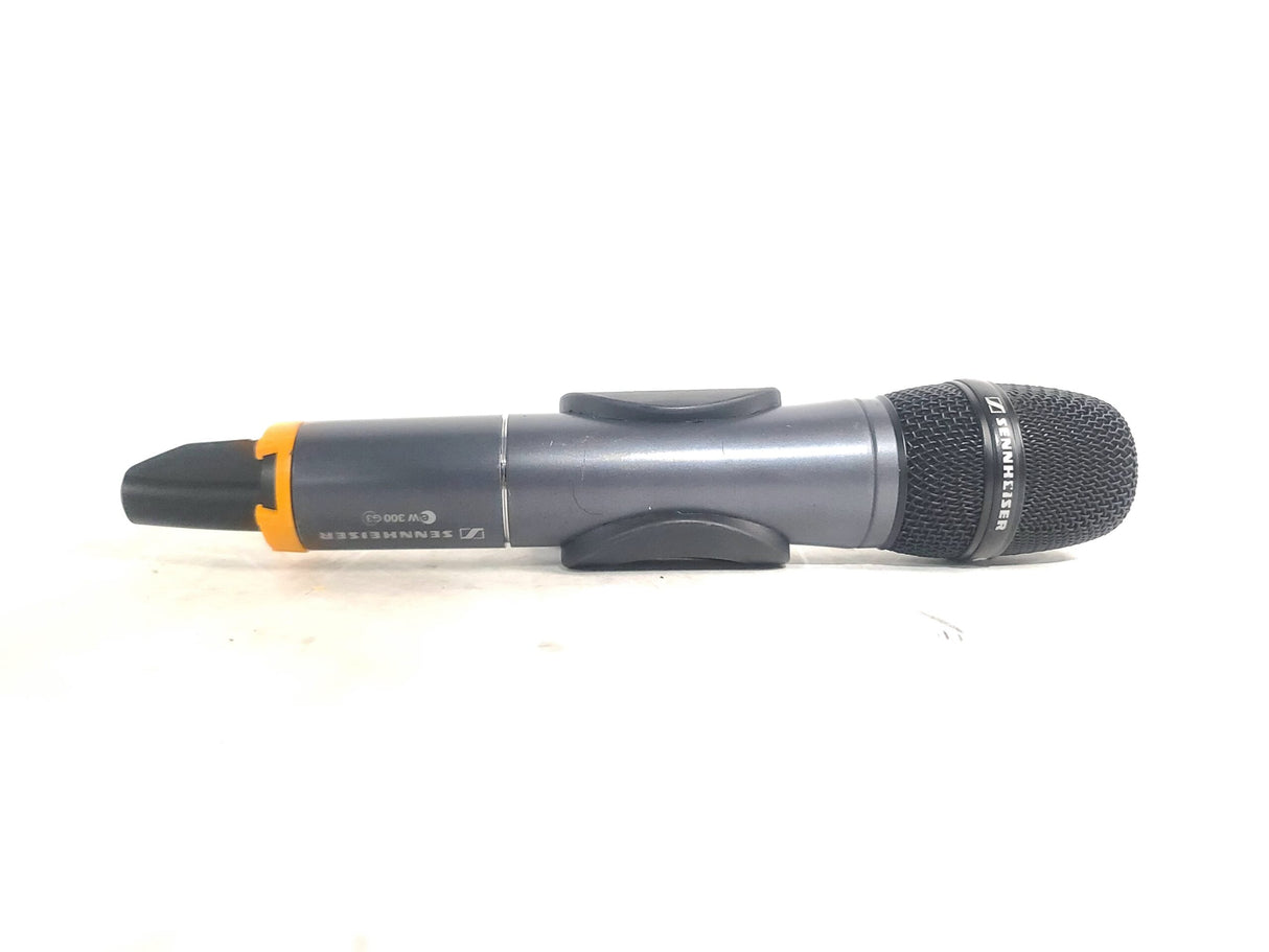 Sennheiser SKM 300 Handheld Transmitter (A: 516 - 558 MHz) w/ E835 Mic Capsule, & Mic Clip