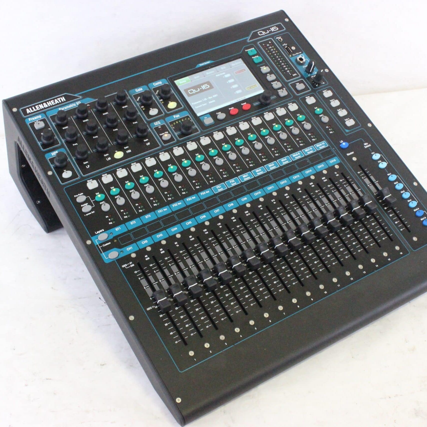 Allen & Heath Qu-16 Digital Mixing System with Flight Case