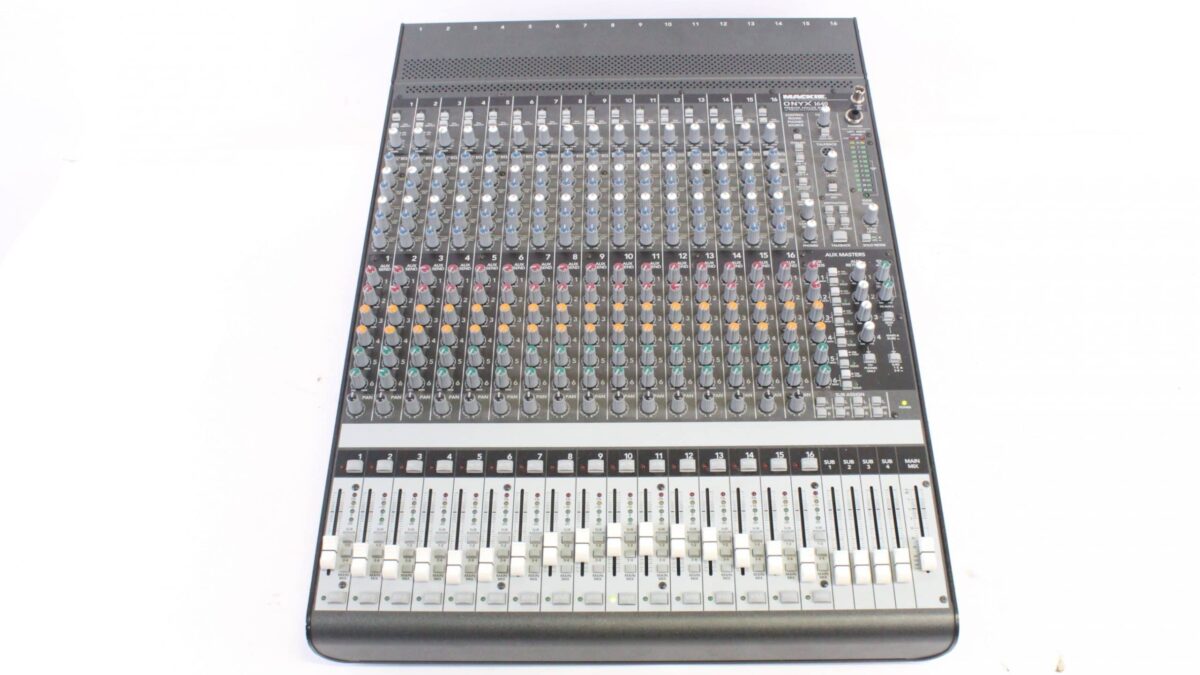 Mackie Onyx 1640 16-Channel Analog Mixer with Perkins EQ