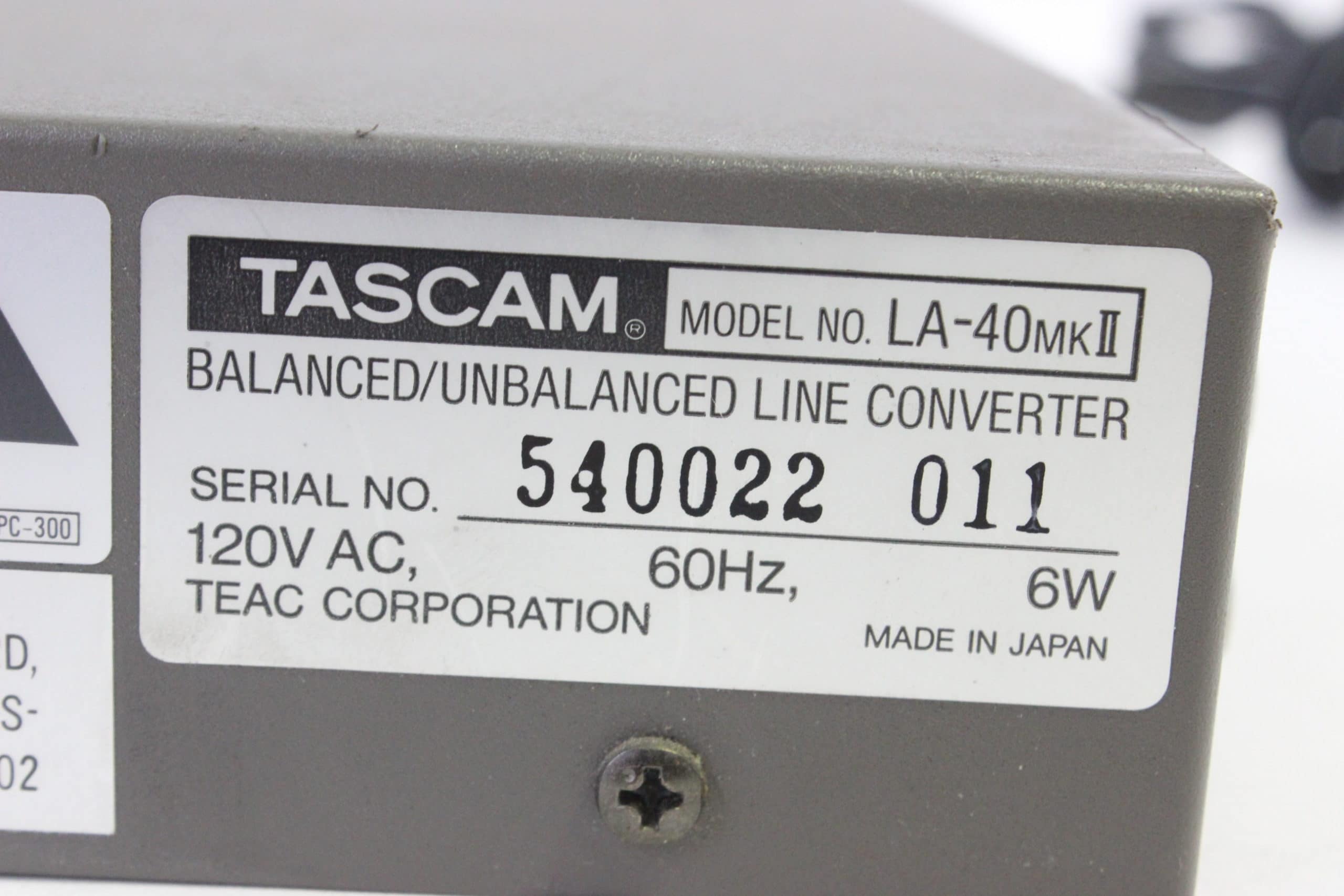 Tascam LA-40 MKII Balanced/Unbalanced Line Converter