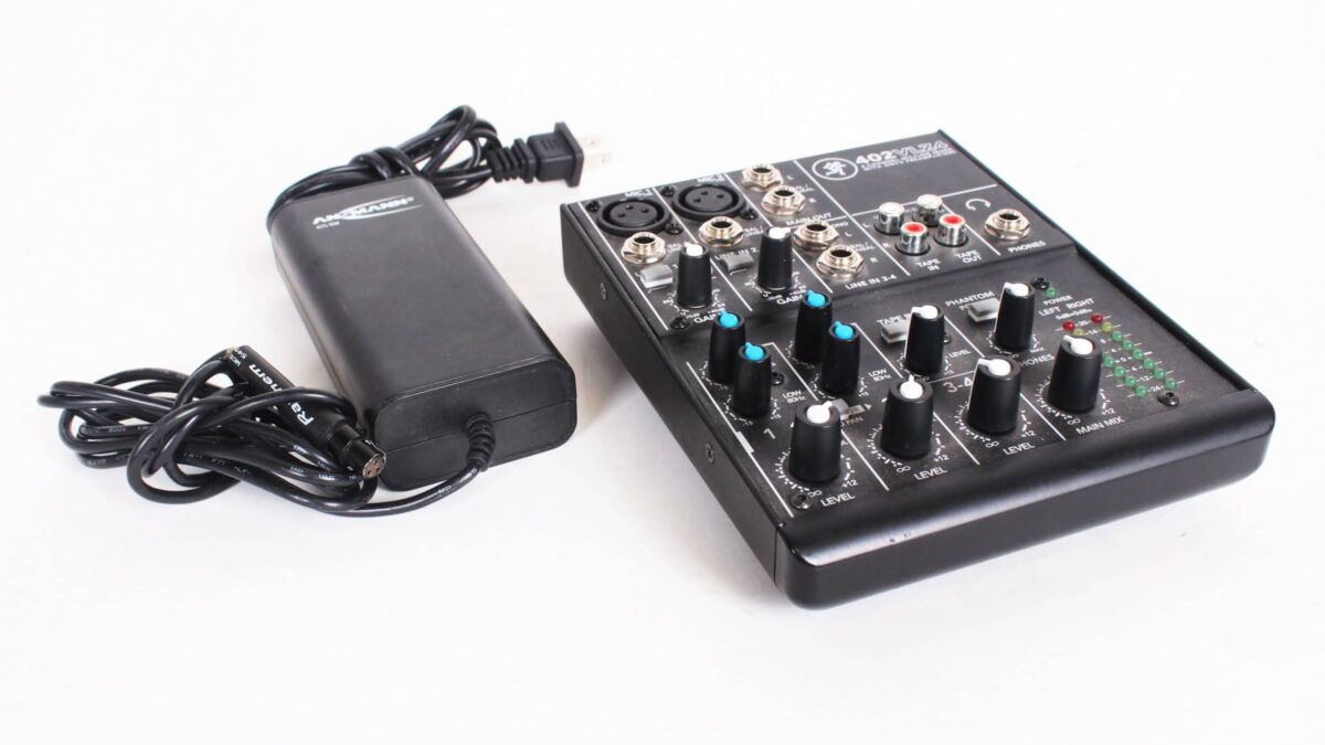 Mackie 402VLZ4 - 4-Channel Ultra Compact Mixer