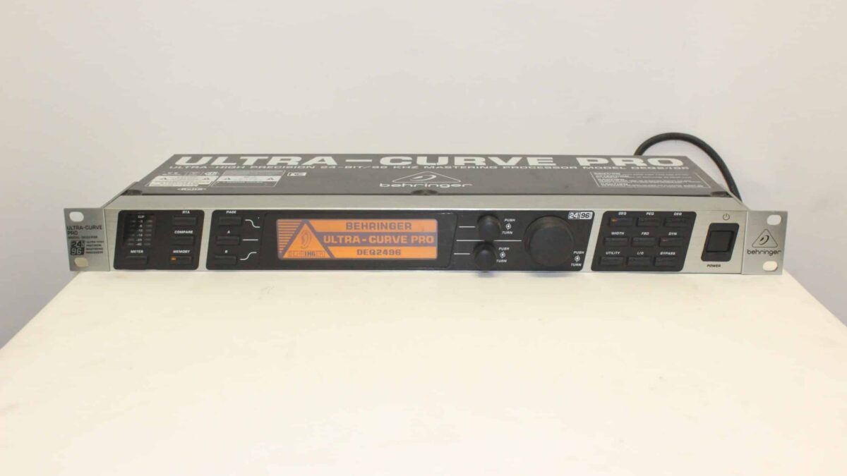 Behringer Ultra-Curve Pro DEQ2496 Ultra-High Precision Mastering Processor