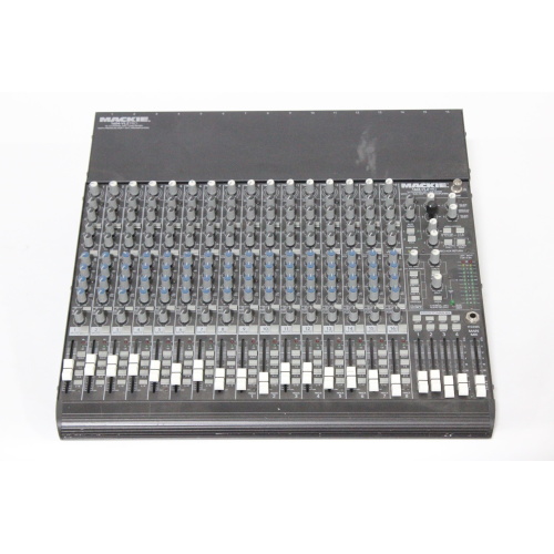 mackie-1604-vlz-pro-16-channel-mic-line-mixer-with-premium-xdr-mic-preamplifiers-top1