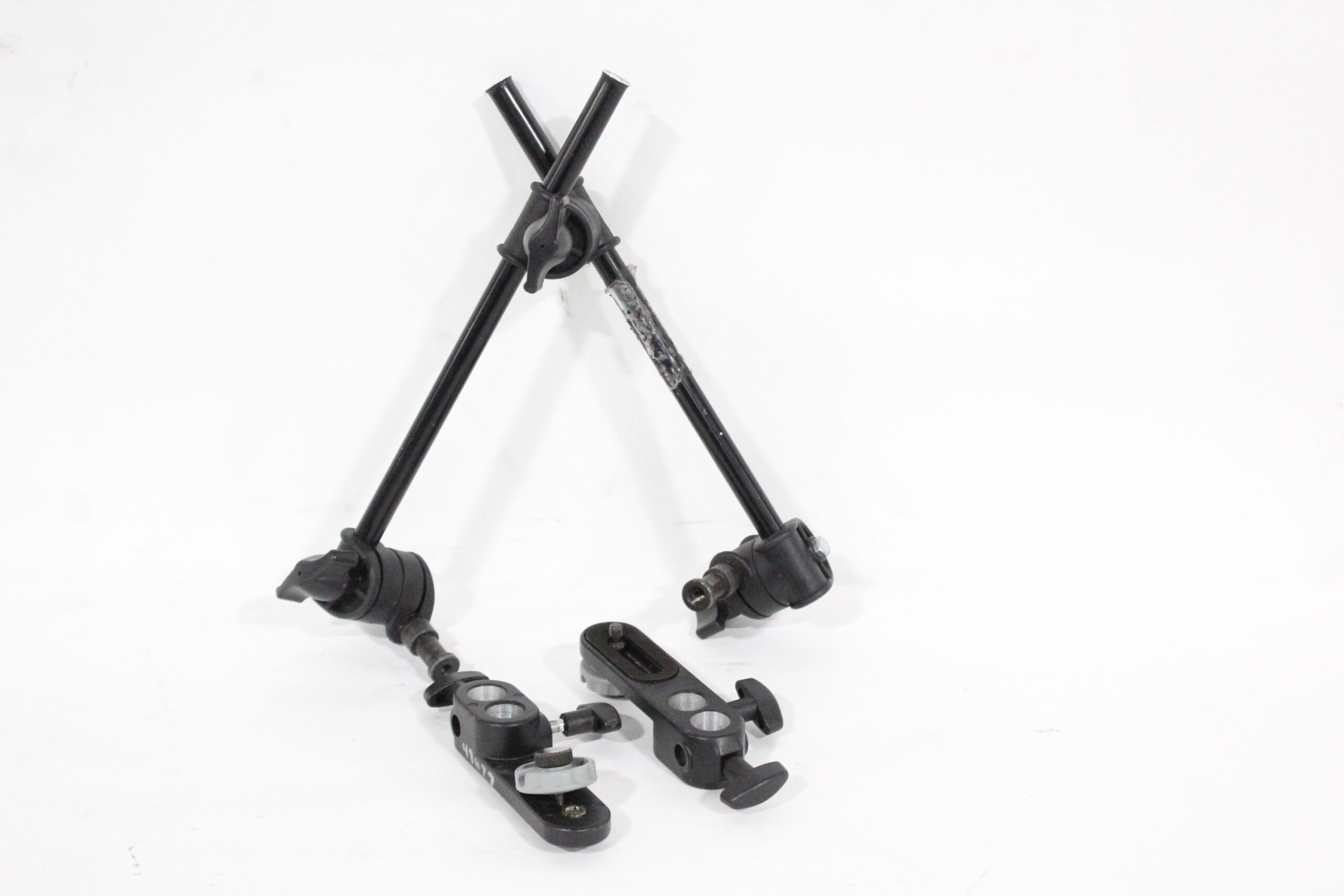 Manfrotto 196b-2 Articulated Arm w/ (2) Mounting Pieces · AVGear