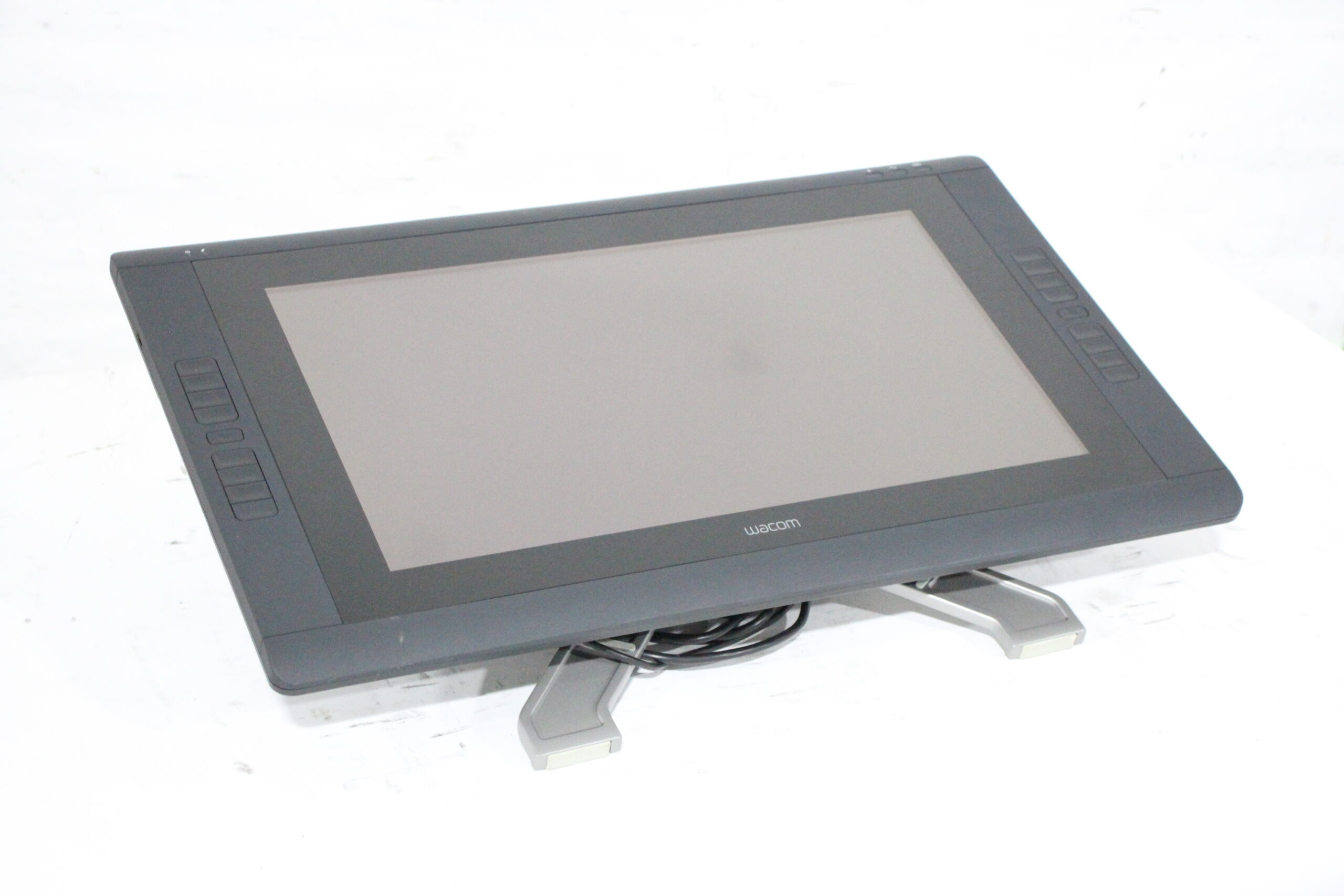 Wacom DTH-2200 Cintiq 22HD Touch LCD Tablet w/ Mount, Stylus, & Pelican  1630 Case