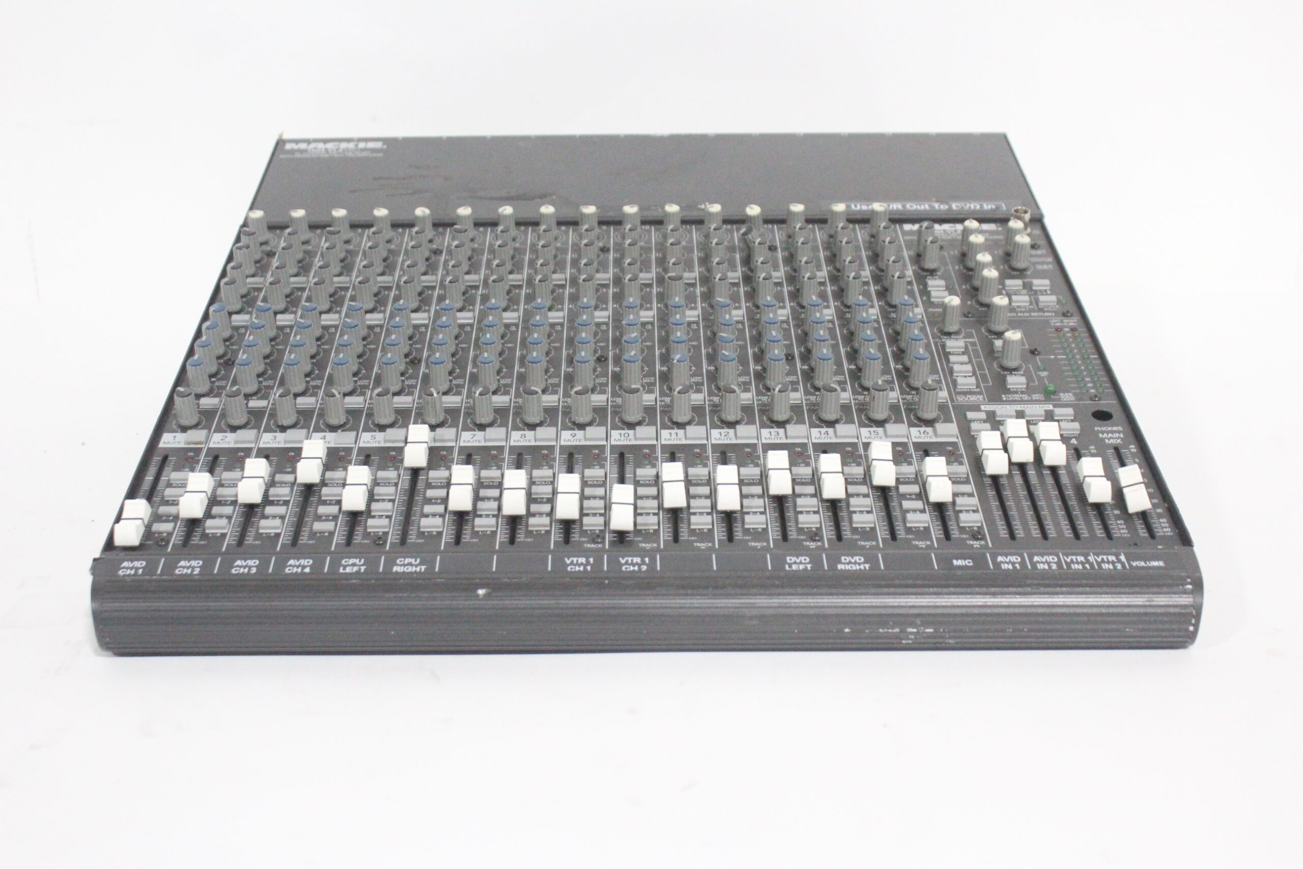 Mackie 1604-VLZ Pro 16-Channel Mic / Line Mixer · AVGear