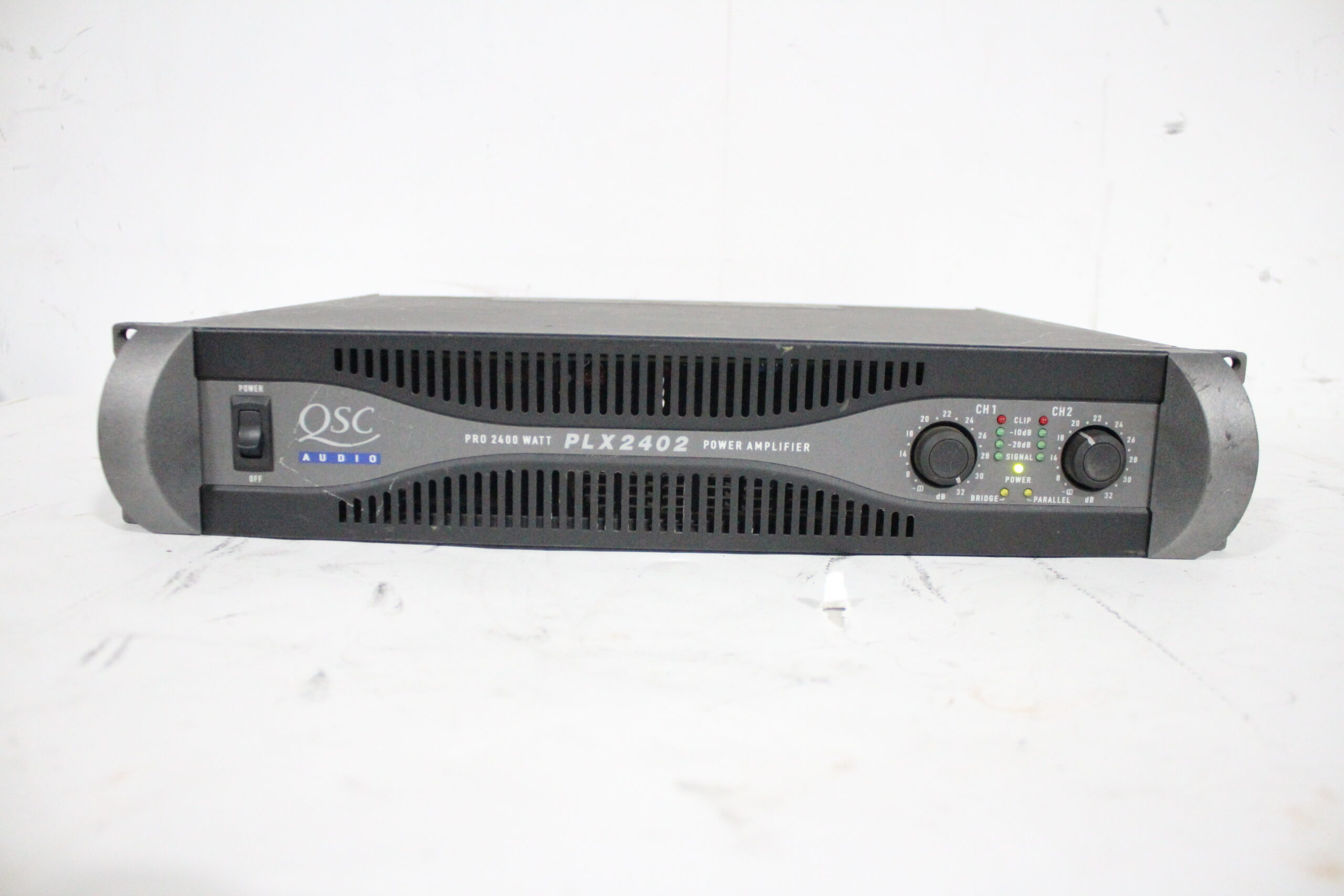 QSC PLX 2402 Two-Channel Pro 2400 Power Amplifier