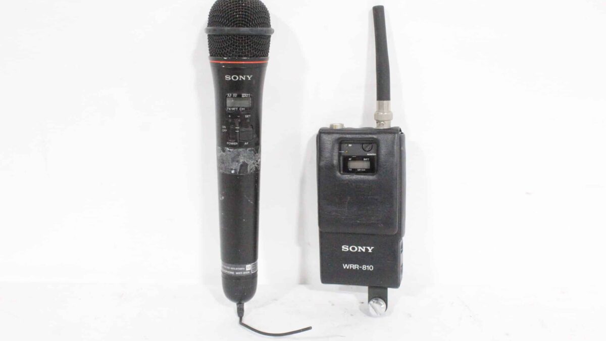 Sony WRR-810A UHF Tuner w/ Wireless Microphone WRT-810A