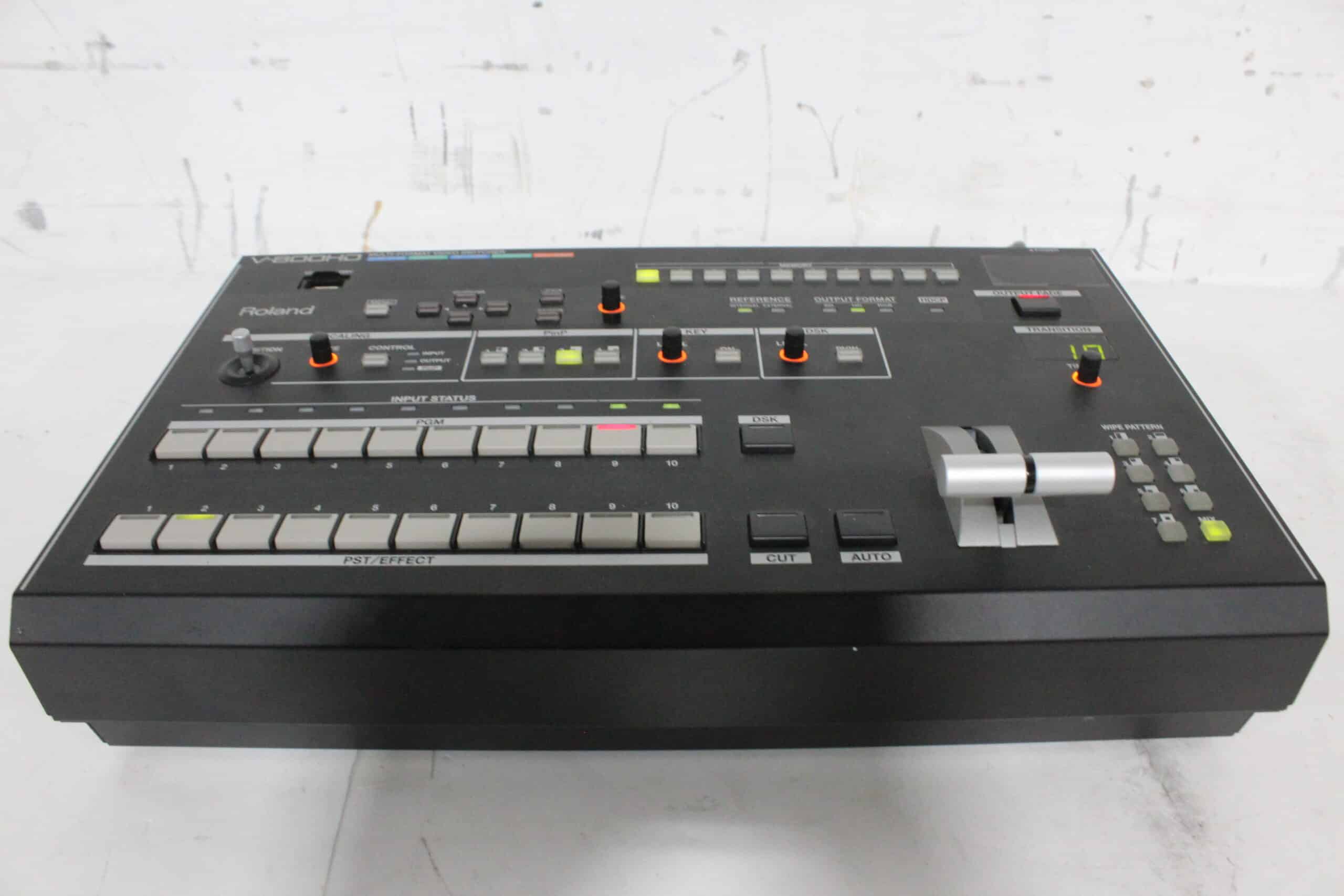 Roland V-800HD Multi-Format Video Switcher · AVGear